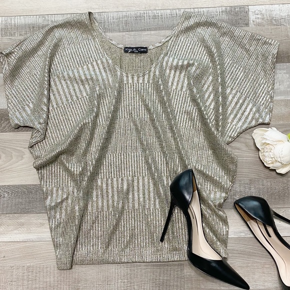 Kim & Cami gold metallic ribbed flowy top 💖 - Picture 2 of 7